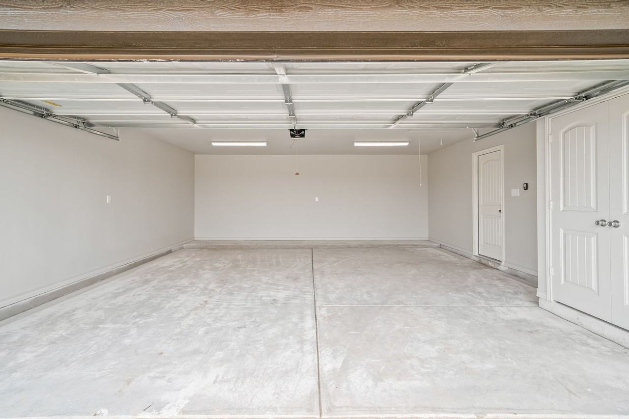 8907 N County Road 3200 - Photo 2 of 29
