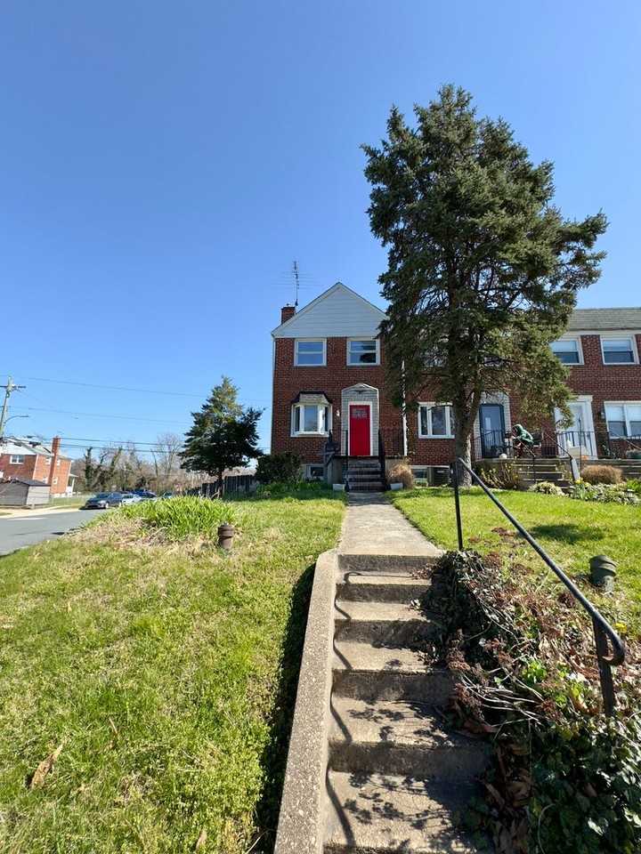 1801 Merritt Blvd - Photo 2 of 24