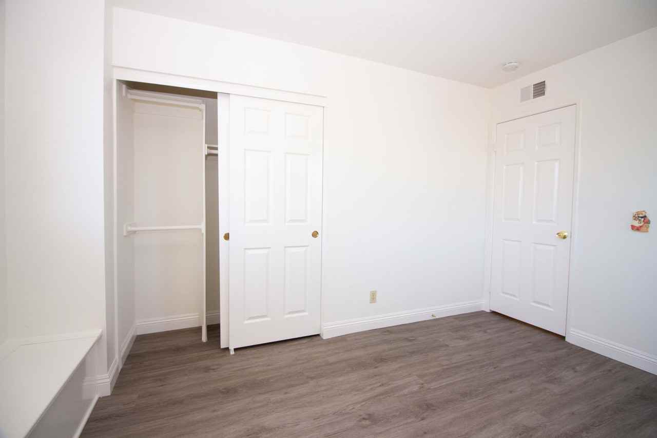 22815 Van Buren St - Photo 2 of 27