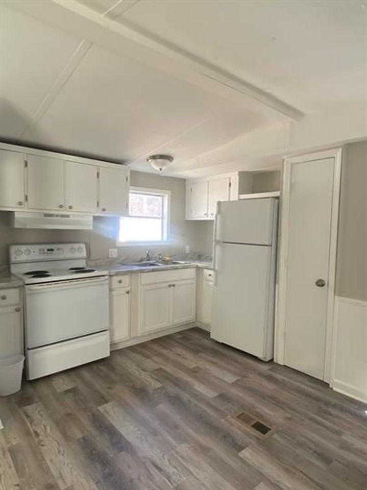189 Mason Street - Photo 4 of 25