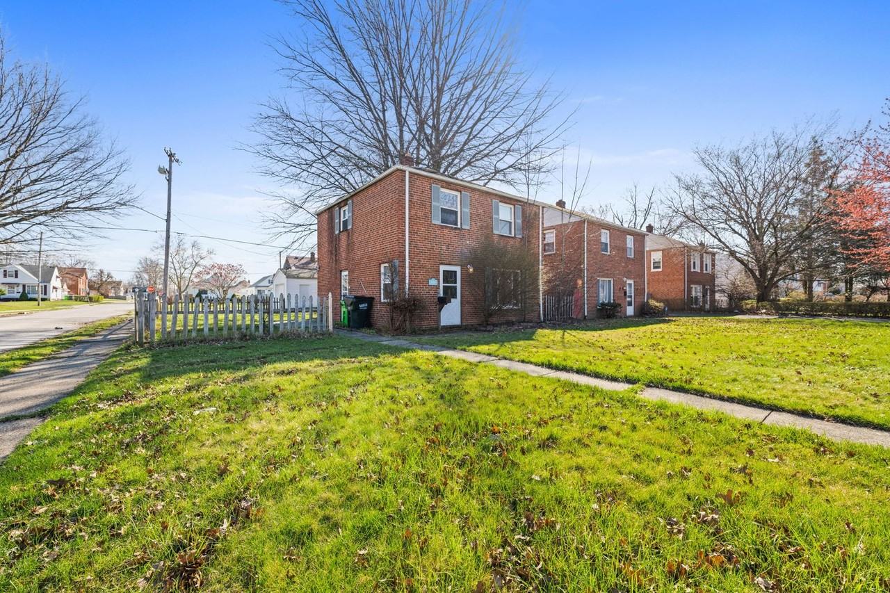 21000 Priday Ave - Photo 3 of 23