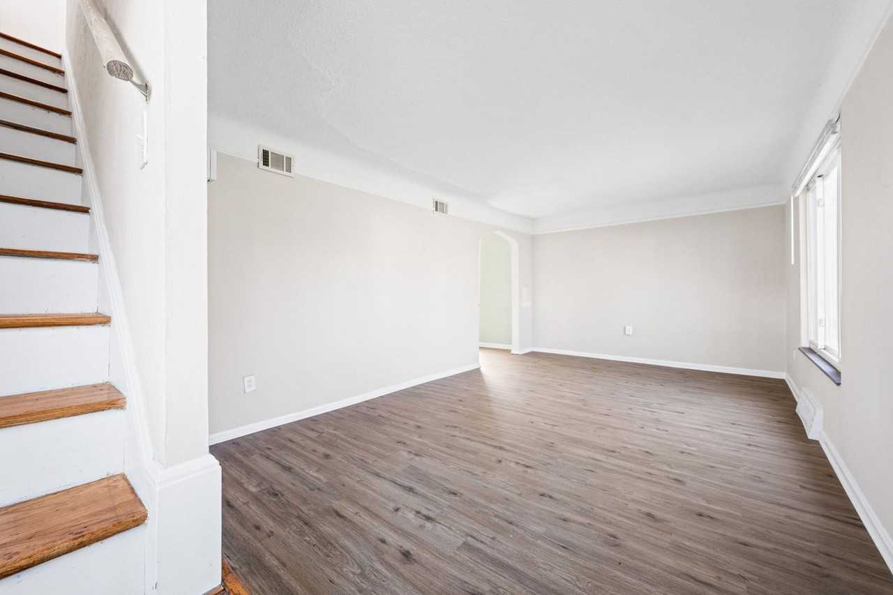 21000 Priday Ave - Photo 7 of 23