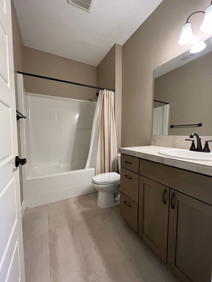 21208 Connells Prairie Rd E - Photo 5 of 16