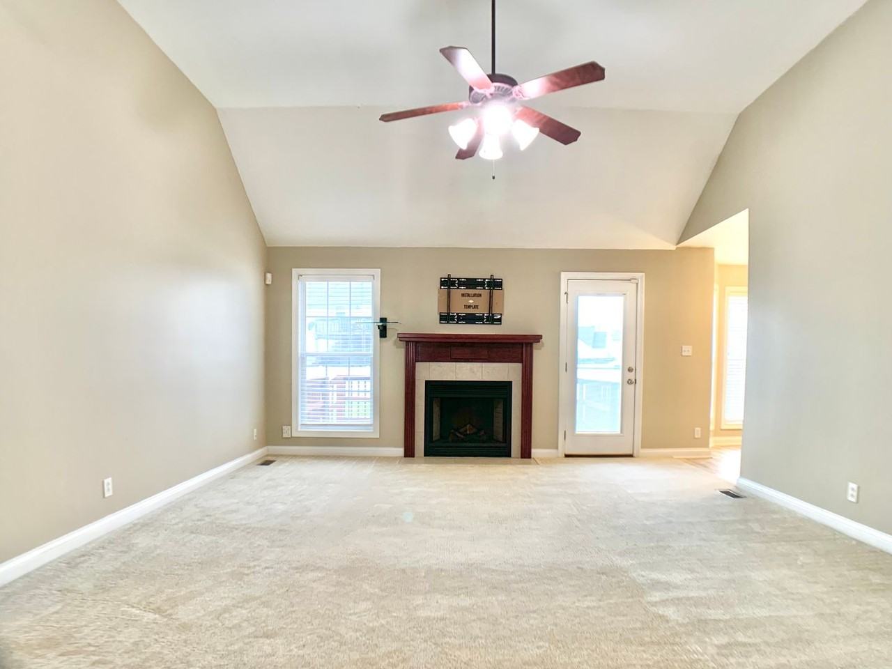 3740 Cindy Jo Dr N - Photo 2 of 28