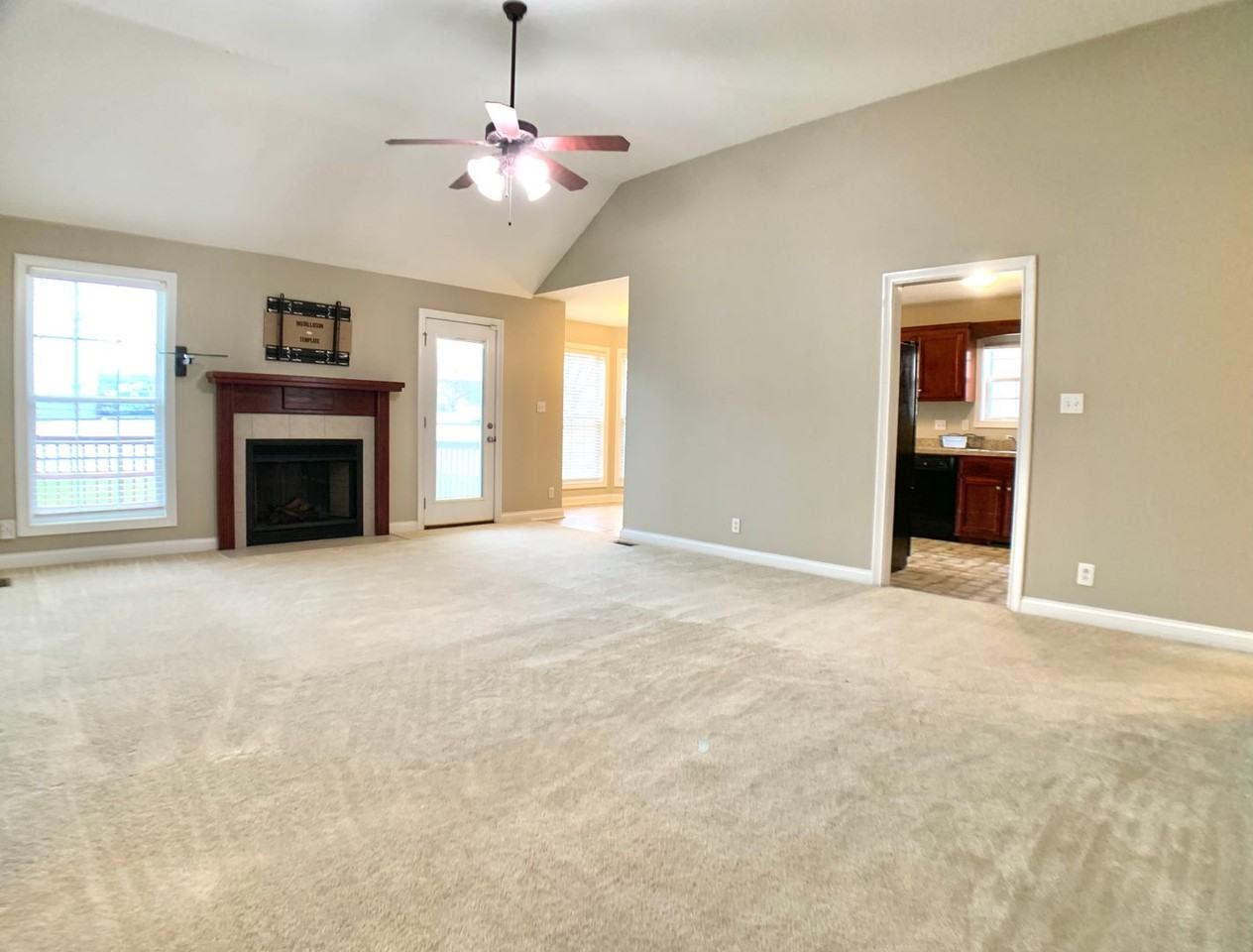 3740 Cindy Jo Dr N - Photo 3 of 28