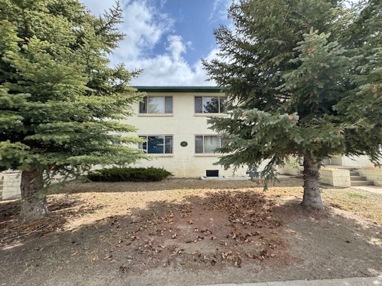 218 W Walnut - Photo 2 of 5