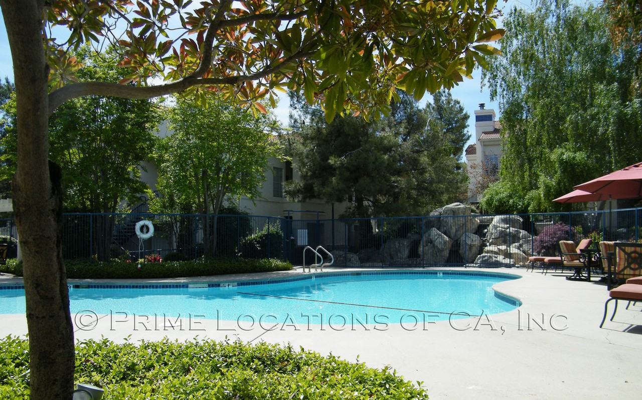 2811 Beachcomber Dr E - Photo 3 of 6