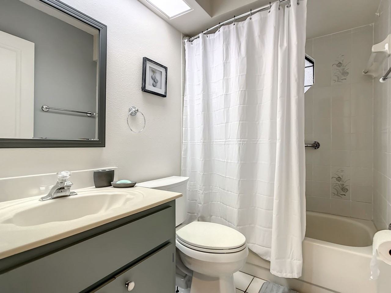 12410 Wedgefield Dr - Photo 2 of 46