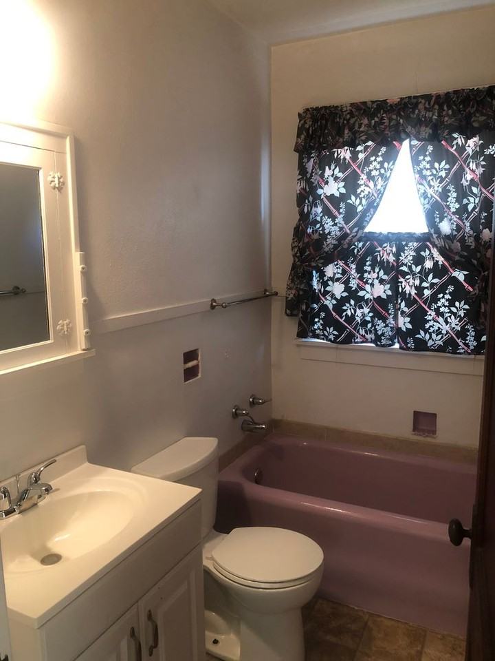 511 N Adams St #4 - Photo 7 of 9