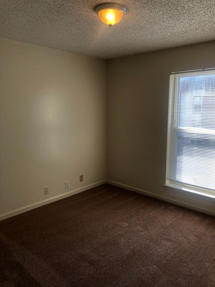 709 Dondee Dr #6 - Photo 7 of 9