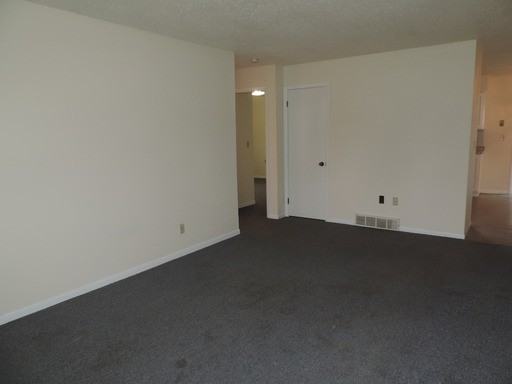 1681 Pheasant Run - Photo 2 of 11