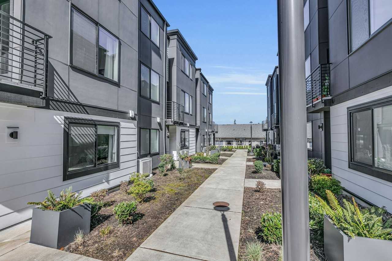 18723 76th Ave W - Photo 2 of 25