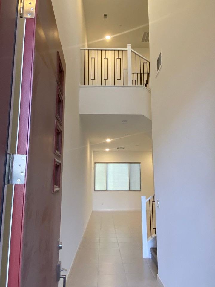 3211 Centano Ave - Photo 2 of 50
