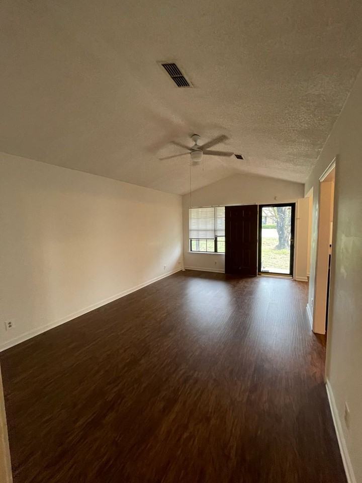 2578 Oak Hill Dr - Photo 3 of 16