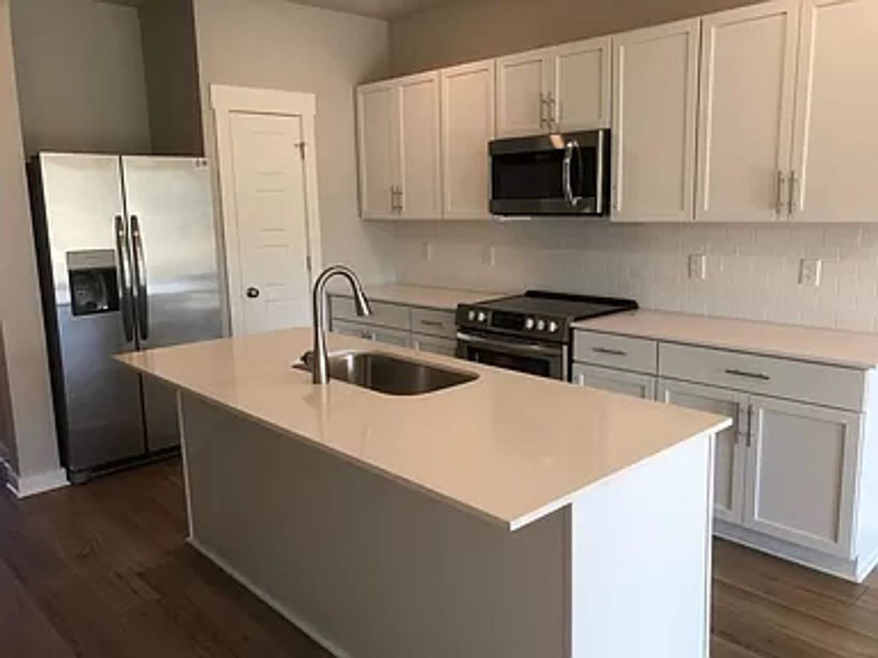 713 Mickelson Way - Photo 2 of 11