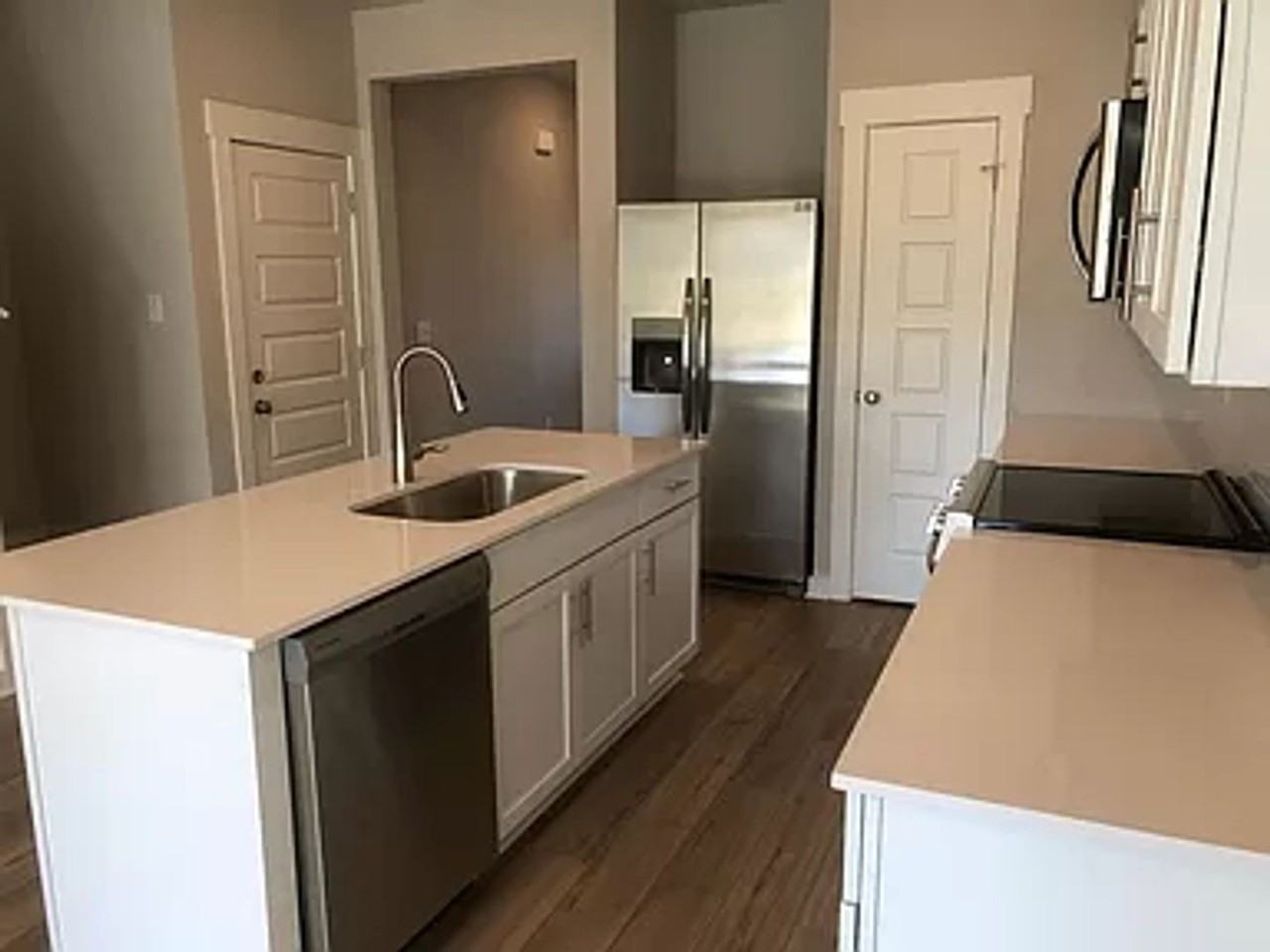 713 Mickelson Way - Photo 3 of 11