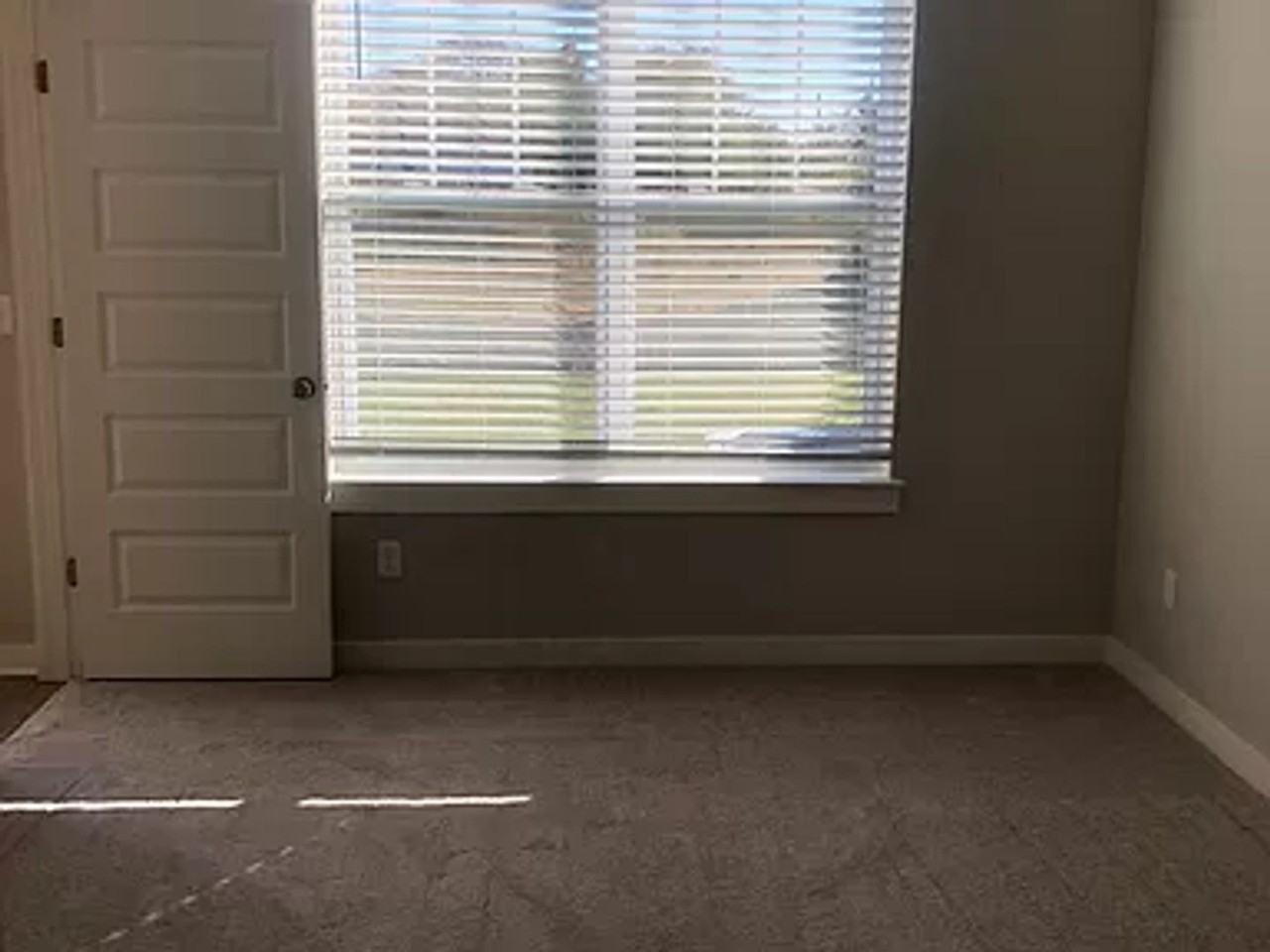 713 Mickelson Way - Photo 7 of 11