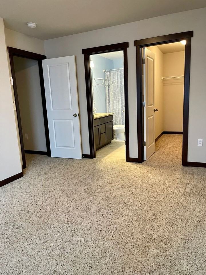 7232 212th St Sw #B - Photo 5 of 16