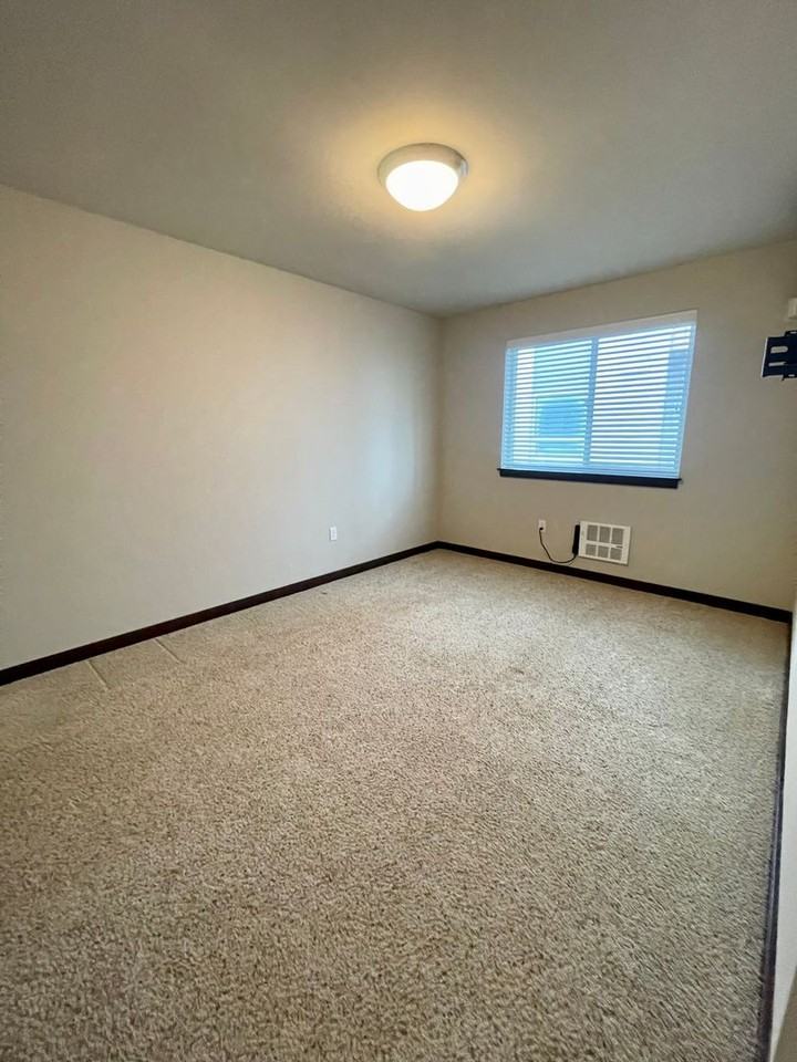 7232 212th St Sw #B - Photo 7 of 16