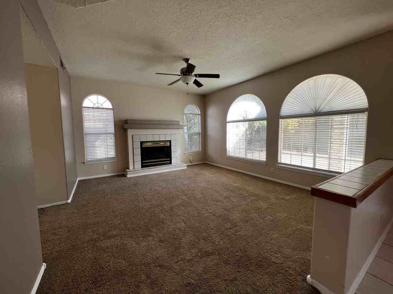 8716 Ashton Pl Ne - Photo 2 of 18