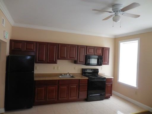 1433 W Lombard St #4 - Photo 2 of 5