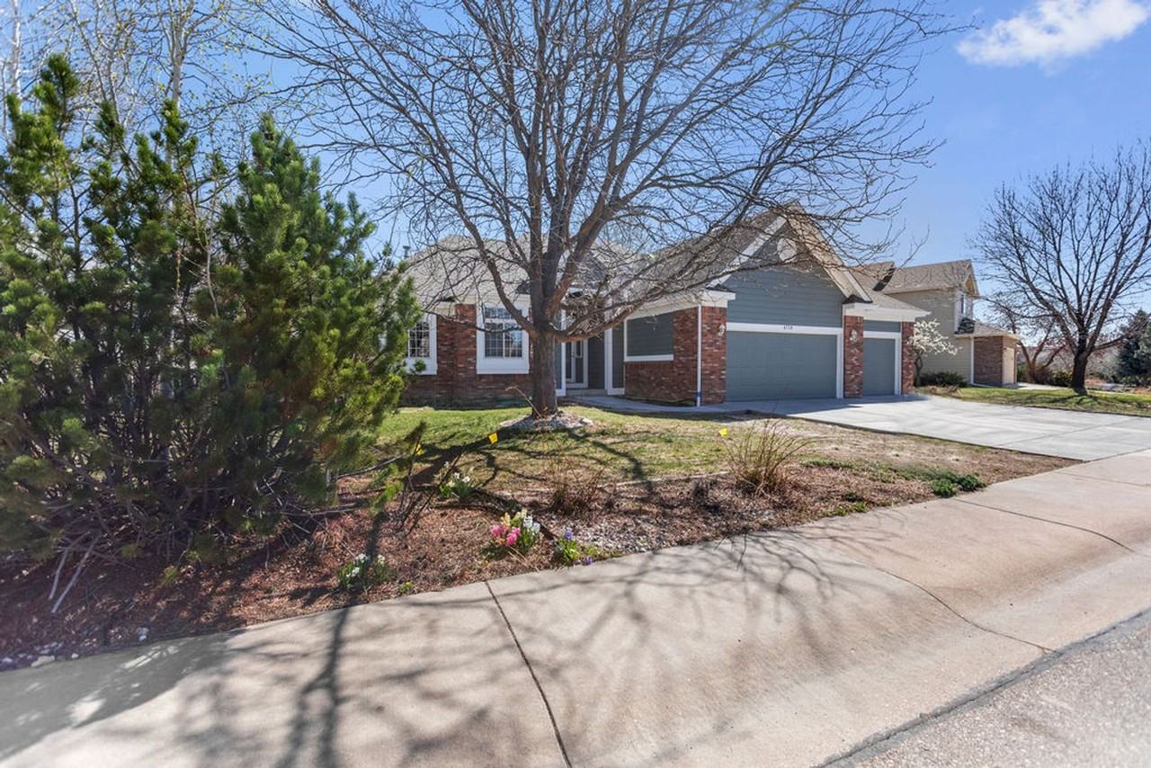 4726 Westbury Dr - Photo 2 of 43