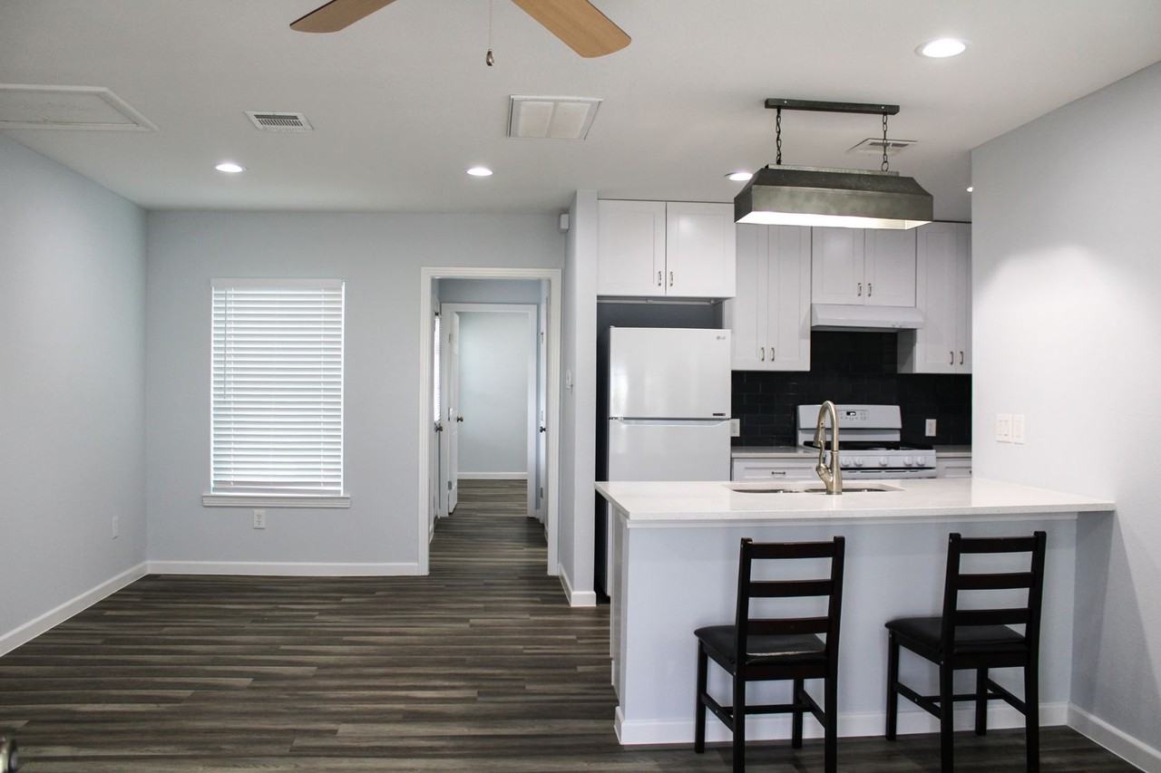 1475 Contour Dr - Photo 6 of 24