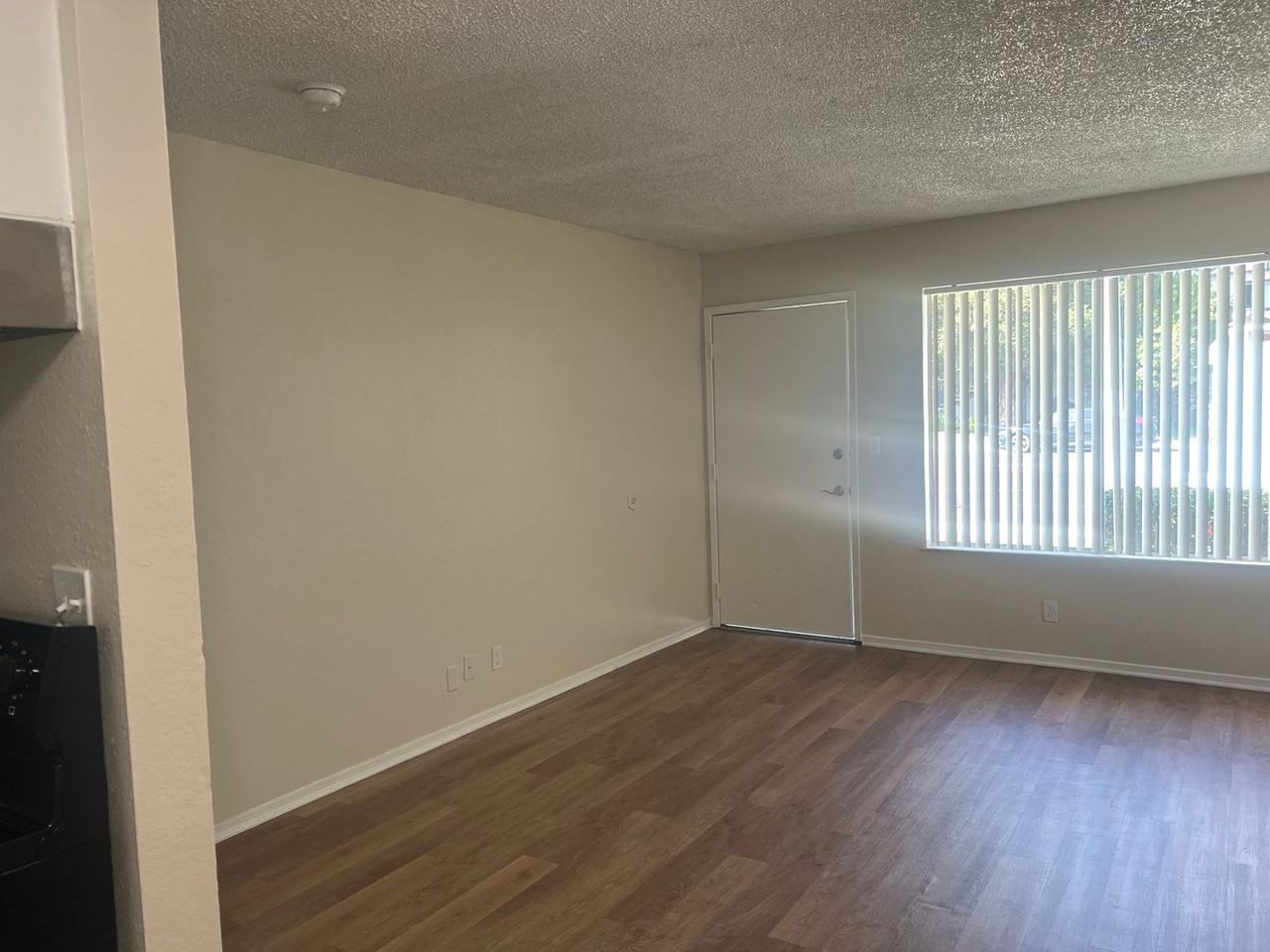 Chateau Monterey II Apartments - Photo 2 of 5