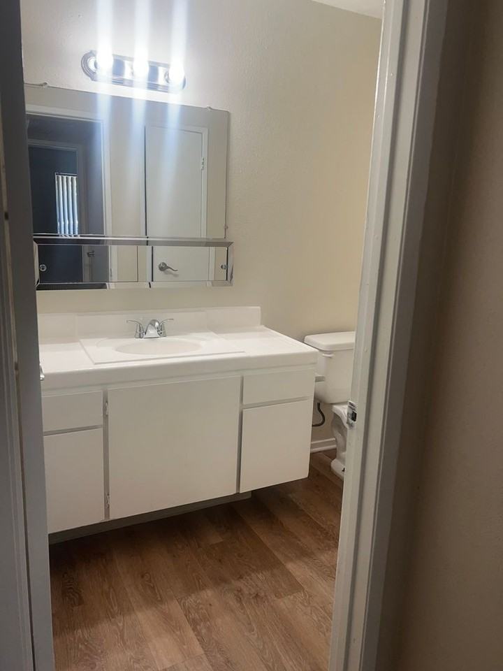 Chateau Monterey II Apartments - Photo 4 of 5