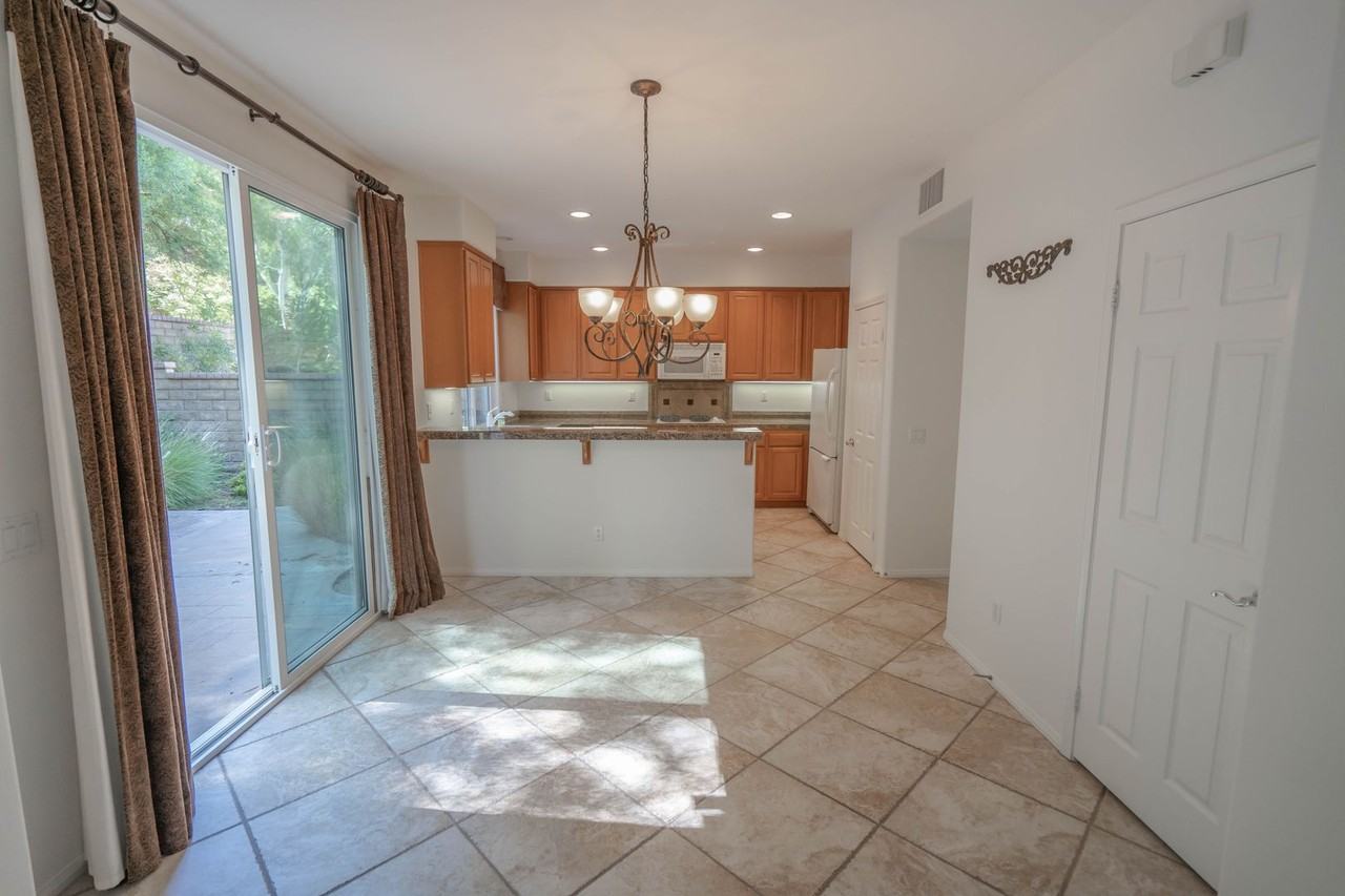 27552 Weeping Willow Dr - Photo 4 of 12