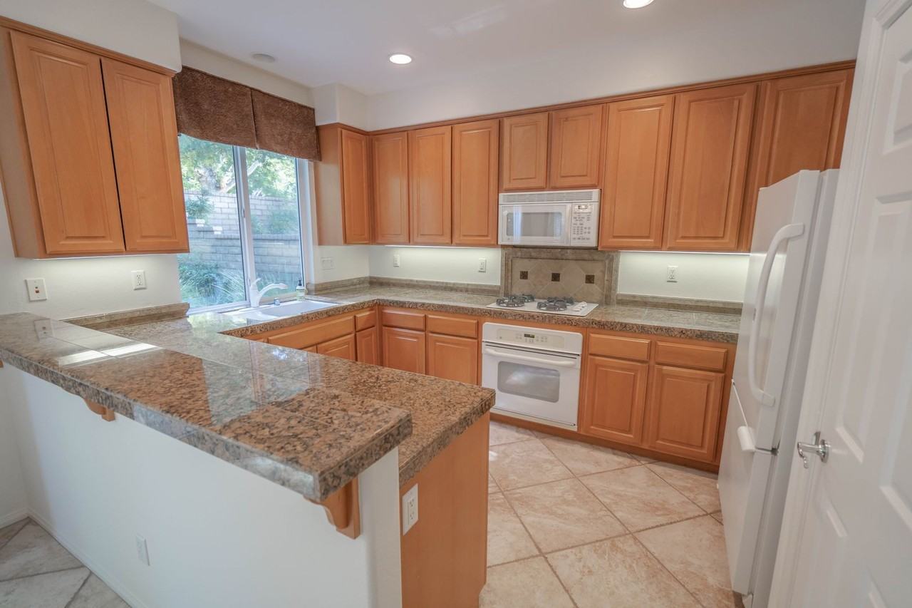 27552 Weeping Willow Dr - Photo 5 of 12