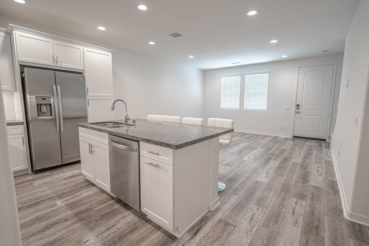 28639 Jardineras Dr - Photo 4 of 17