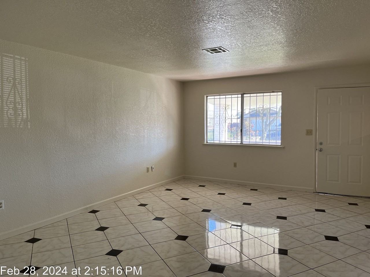 8009 37th Ave - Photo 2 of 12