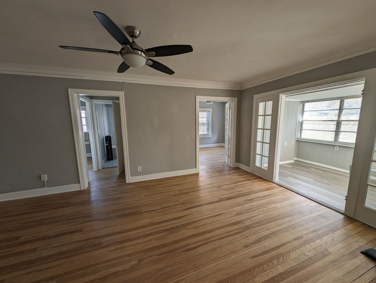 Brick House - Photo 2 of 16