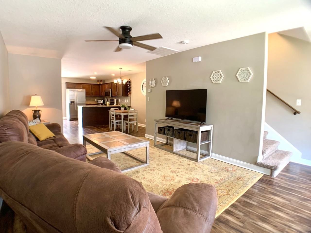 364 Sam Houston Cir - Photo 2 of 29