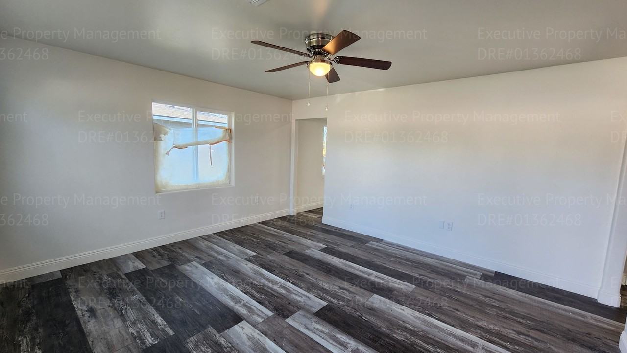 700 O St - Photo 3 of 22