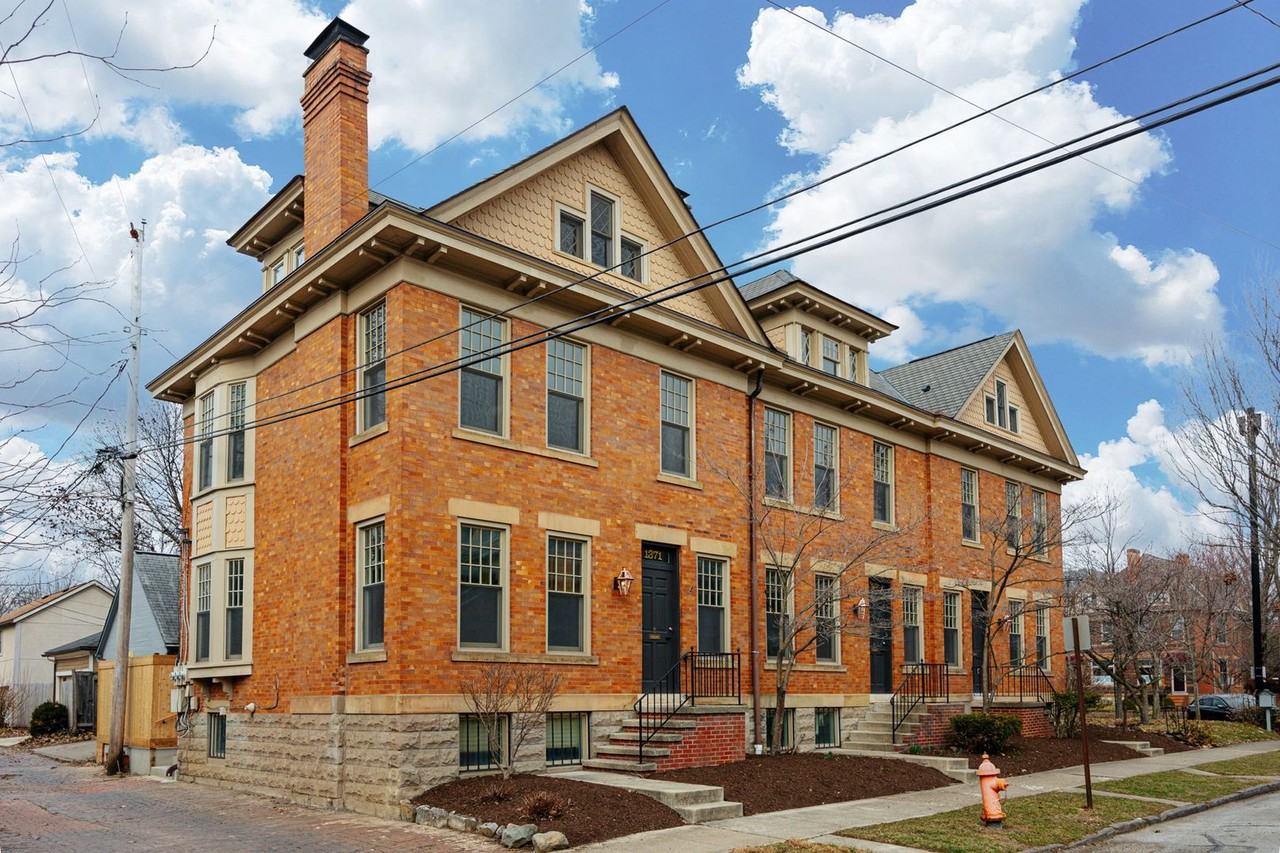 1371 Michigan Ave - Photo 2 of 32