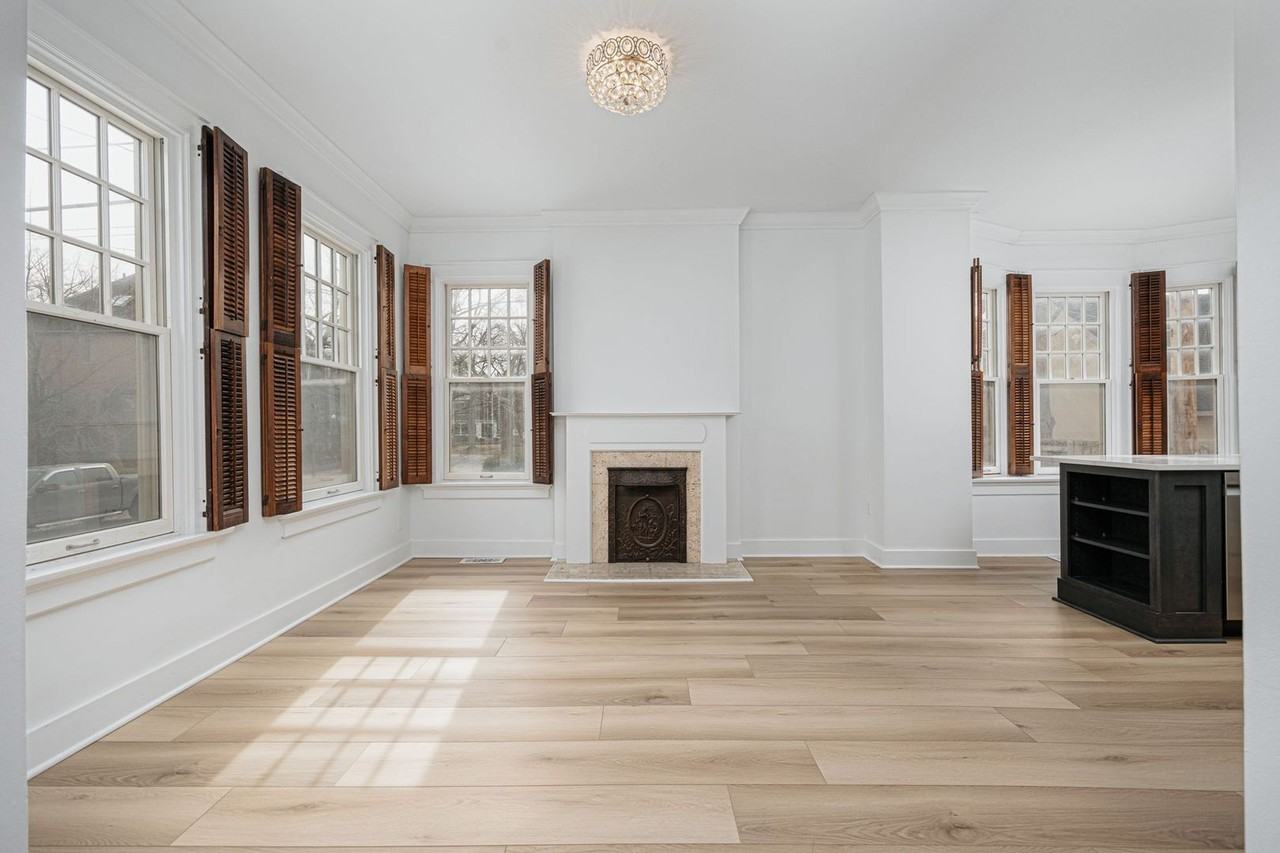 1371 Michigan Ave - Photo 5 of 32