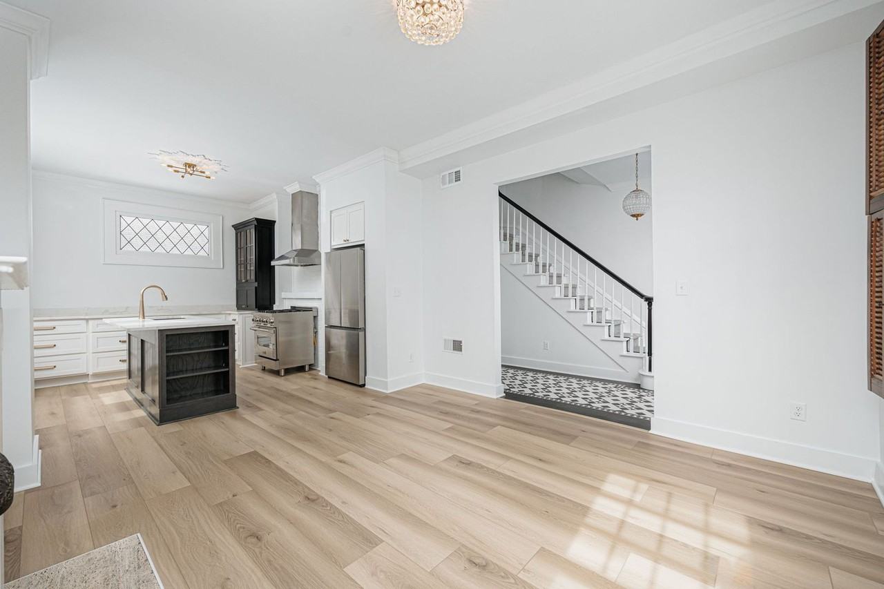 1371 Michigan Ave - Photo 6 of 32