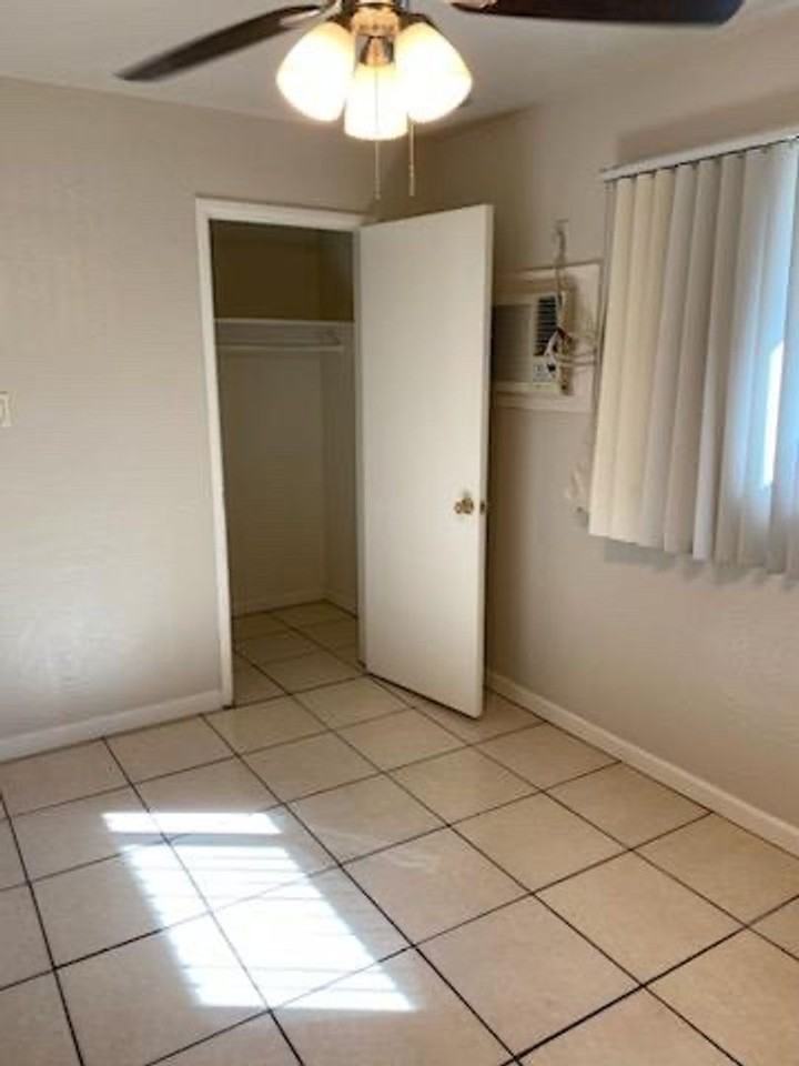 2530 S St - Photo 3 of 20