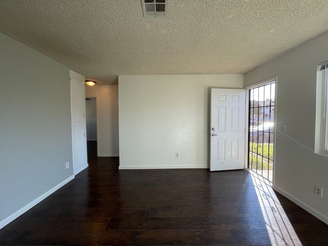 2403 - Pendleton - Photo 3 of 23