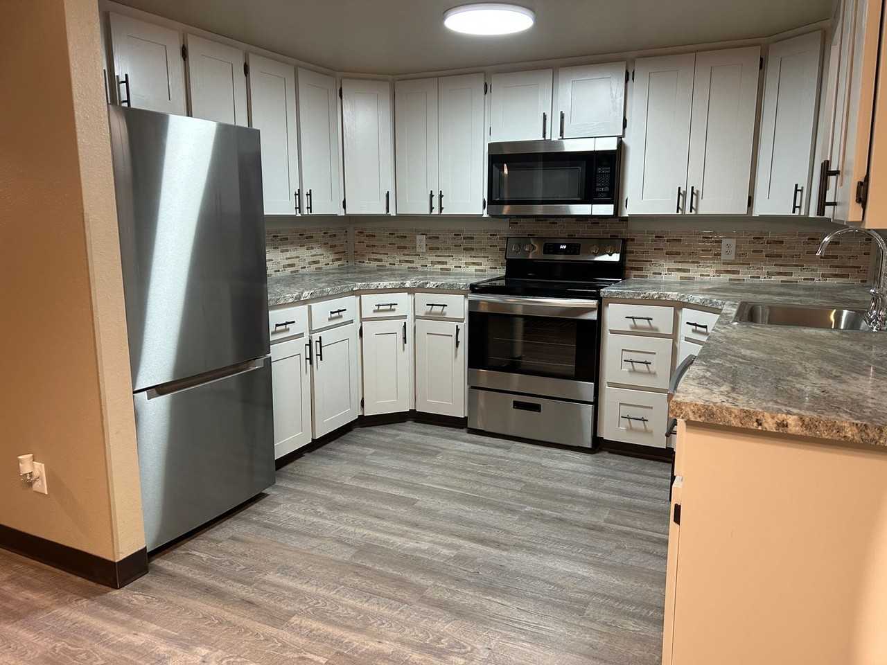 319 1st St Se - Photo 2 of 31