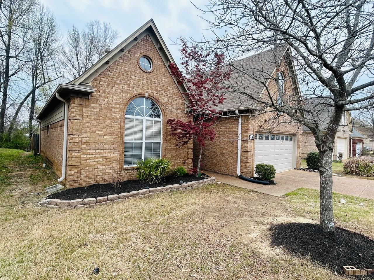 9204 Acadia Pl - Photo 2 of 23