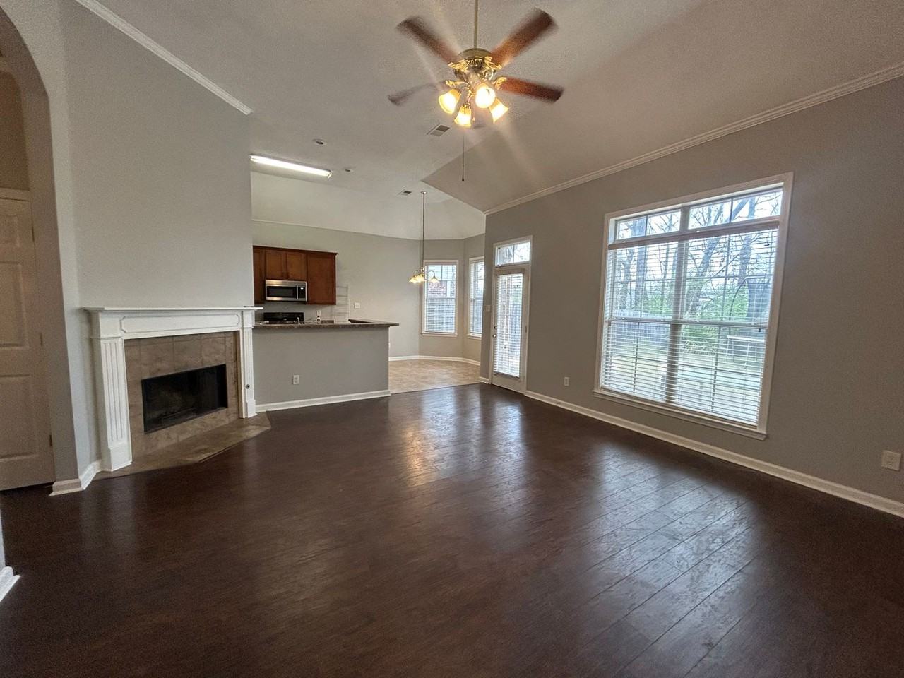 9204 Acadia Pl - Photo 3 of 23