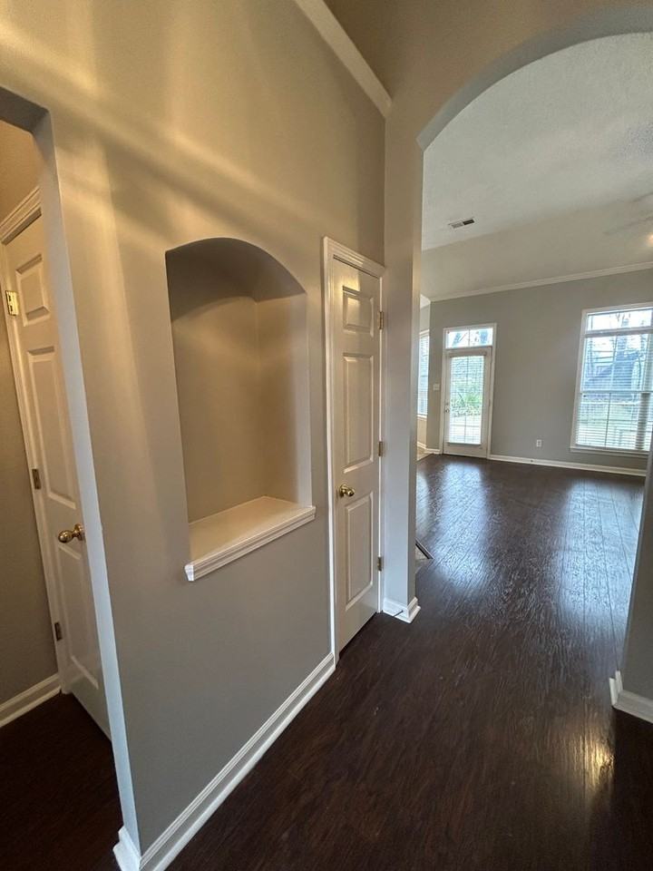 9204 Acadia Pl - Photo 5 of 23