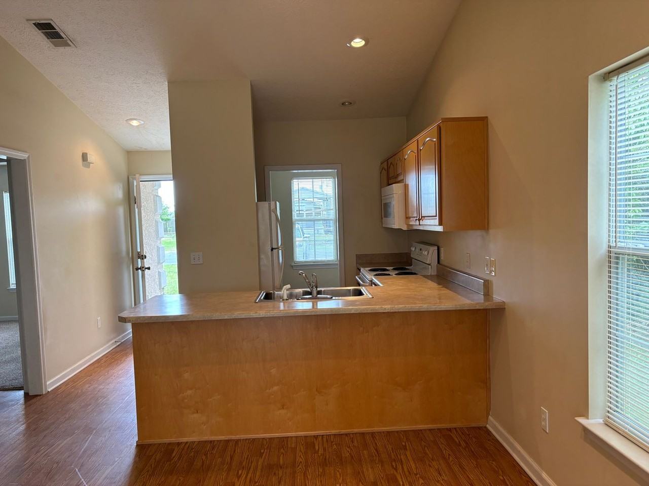 3611 Eagle Ln - Photo 2 of 17