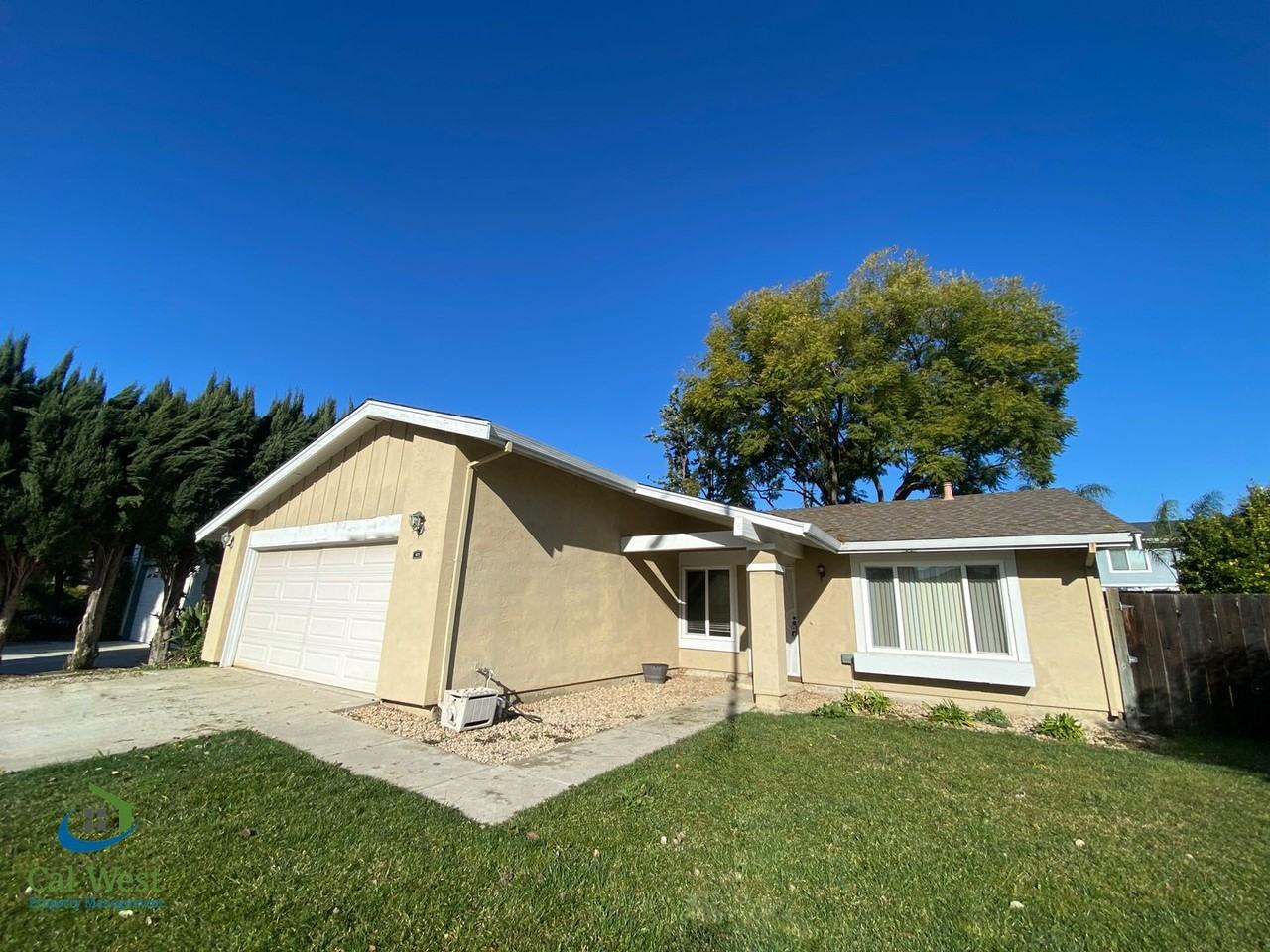 421 Gwinn Ct - Photo 2 of 25