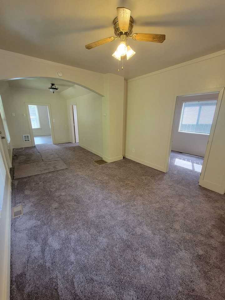 1290 Retsil Rd E - Photo 7 of 23