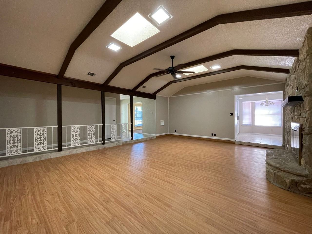 4508 Mill Pond Ct - Photo 3 of 33