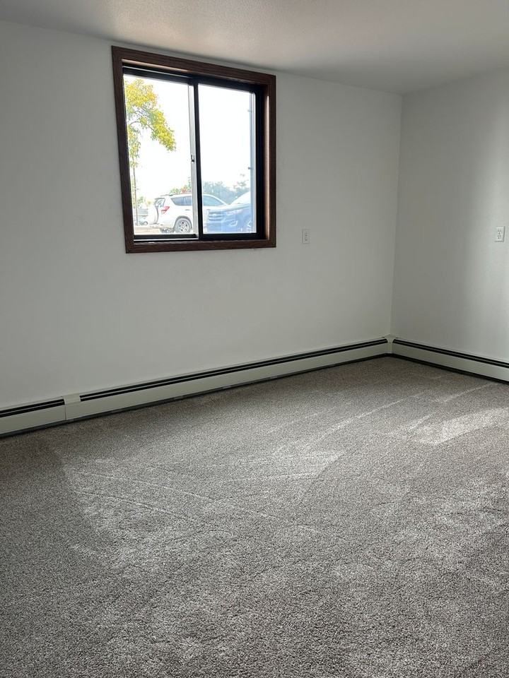 Eastwood Apartments - Photo 4 of 13